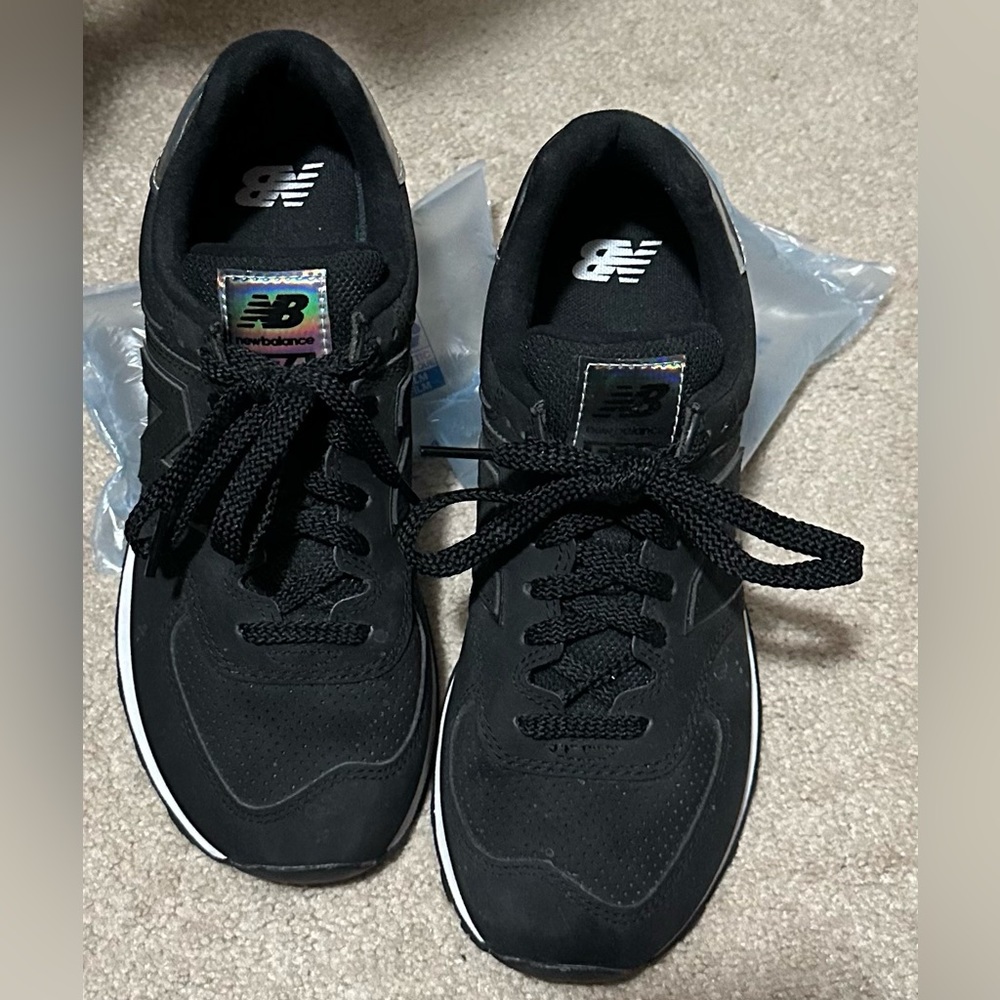 👞NB 574 Shoes Black womans size 9 Wore less than handful of times. Sold as is.